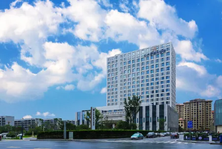 TRUEHOME   NARADA GRAND HOTEL Отели в г. Иян