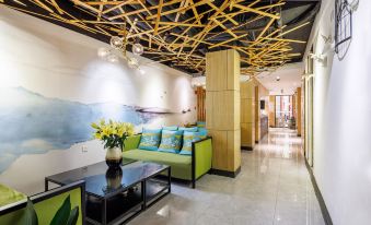 Hongcheng Hotel (Guangzhou Beijing Road Pedestrian Street Haizhu Square Subway Station)