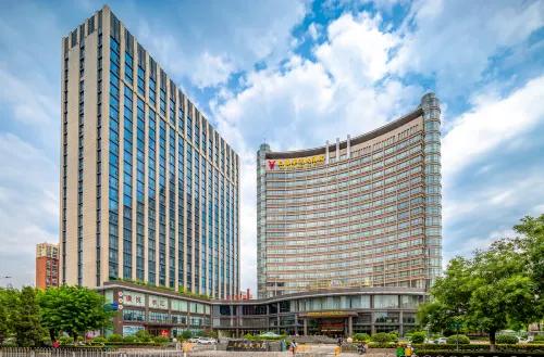 Sanding Huayue Hotel Hotels in Xuchang