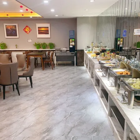 Super 8 Select Hotel (Yangzi Jiang Road Hongshan Park Branch)