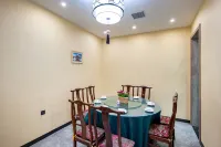 HuashanMong Kok Boutique Design B&B (at Huashan Scenic Area Ticket Office)