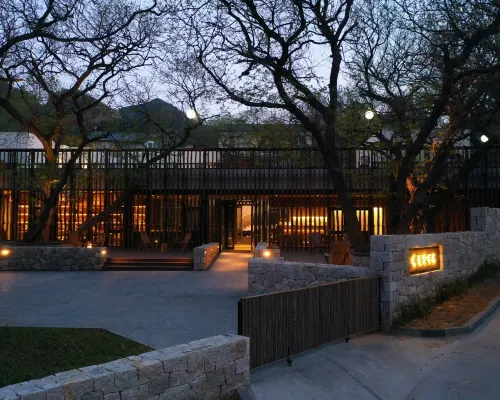 Yimeng Bookstore (Mengshan Baihuayu Scenic Area Store) Hotels in Mengyin