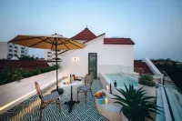 MOONSET Twilight Hotel (Beihai Yintan International Passenger Port)