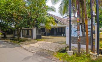 OYO 92322 Hasan House SyariahNearPelabuhan Feri Harbor Bay