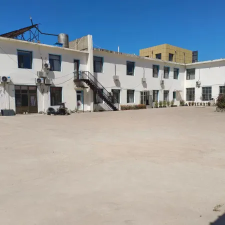 Kulunqi Yuxin Fashion Hotel