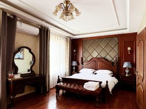 Yining Yishui No.8 B&B