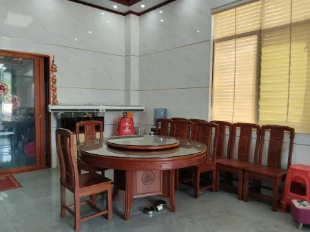 Cuihai Homestay Отели рядом с достопримечательностью «Wanwei Golden Beach»