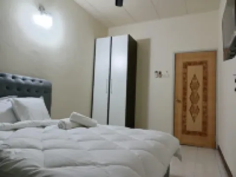 BUTTERWORTH RAJA UDA RAYA HOMESTAY Hotels near Pantai Bersih