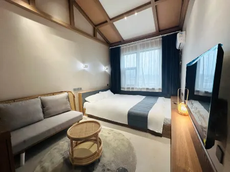 Xinlu Dongyue Homestay (Dongyue Folk Culture Village) Отели рядом с достопримечательностью «Simaguang Former Residence Memorial Hall»