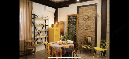 Fotofabrika - Unique Beautiful 3 Storeys House Отели рядом с достопримечательностью «Набережная им. Славского»