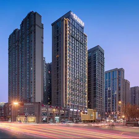 Heguang Alienspace E-Sport Hotel (Chengdu Tianfu 1st Street Shihao Plaza) Отели рядом с достопримечательностью «Глобальный центр «Новый век»»
