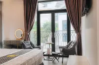 Hera Hotel Hotels near Trung Tâm Thương Mại Trung Văn 1