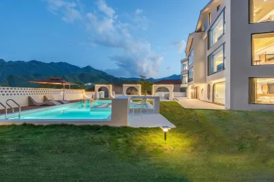 Anji Mountain Villa Retreat A Designer Hideaway with Private Hot Spring Hotel berhampiran Tianxia Yinkeng Scenic Area
