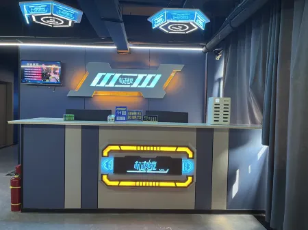 Jisu E-Sports Hotel (Xingan Square Pedestrian Street) Отели рядом с достопримечательностью «Zhu De Commander in Chief Mrs. Xiao Jufang Former Residence»