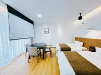 Ten miles of mountains and rivers light luxury B&B (Siguniang Mountain)