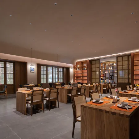 Pinman Xi Hotel (Shaoyang High-Speed Railway Station & Weiyuan Square Branch)