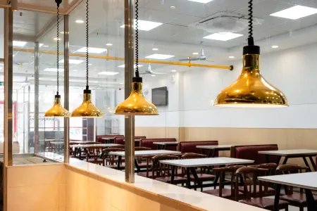 AnJing Hotel (Beijing West Railway Station Lize Business District Branch) Отели рядом с достопримечательностью «Eiffel Tower»