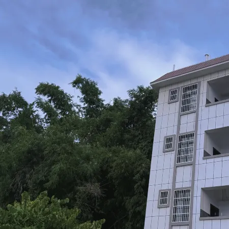 Ruili Jianyi Homestay