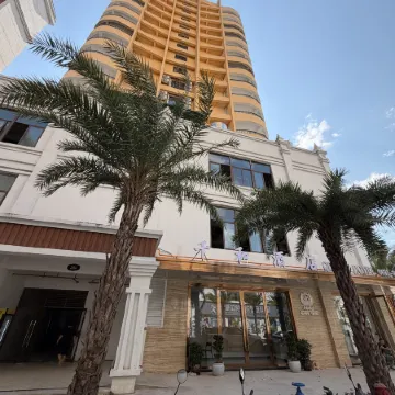 Qianhe · Rainforest Dai Villas | JUNGLE Esports Cityscape Hotel (Mengla Starlight Night Market)