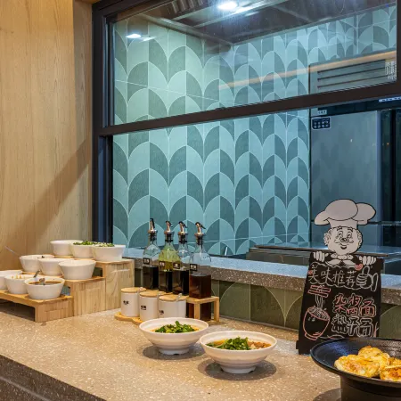Jifeng International Hotel (Yichang Three Gorges Visitor Center Wanda Branch)