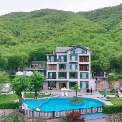 Anji Yunshang Grassland Yuzhu Xiaozhu Hot Spring Homestay Hotels near Dazhuhai Tourist Area of China