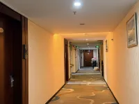 Shunjing Business Hotel - Mountain view