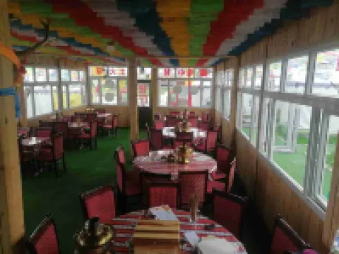 Zoige Yellow River Jiuqu First Bend Tibetan Homestay