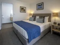 Ramada Suites by Wyndham Albany Hotels near QBE Stadium Function Centre