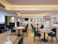 Vienna International Hotel (Shaoyang Dahan Automobile Building Materials City)