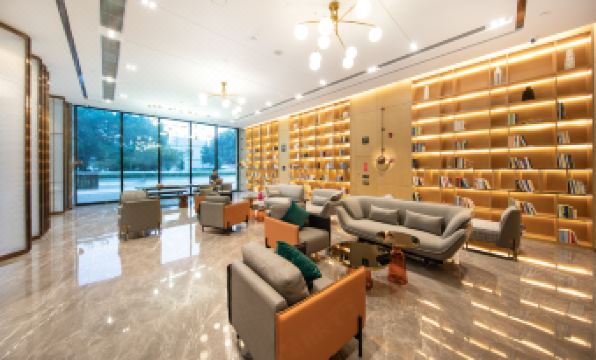 Atour Hotel (Shenzhen International Convention and Exhibition Center, Fengtang Avenue)