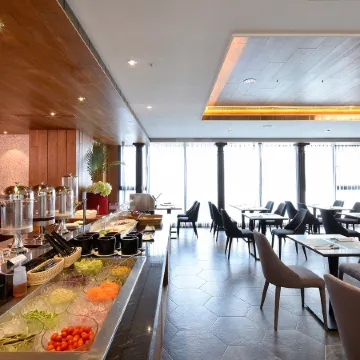 Uher Luxury Resort Hotel Отели рядом с достопримечательностью «Железнодорожная станция Синьужи»