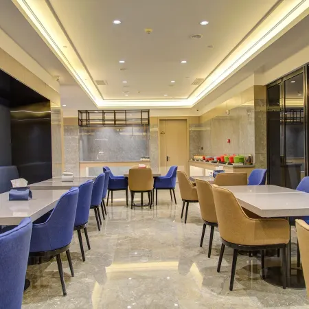 Starway Hotel (Zhengzhou West Railway Station, Wuyue Plaza)