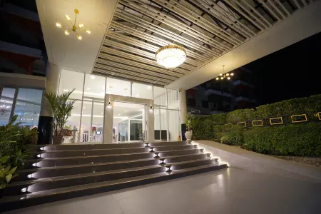 Bcp Hotel Отели рядом с достопримечательностью «Wat Chak Mak»