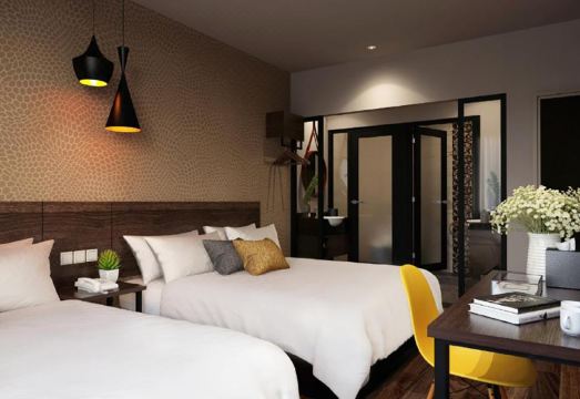 2. 더 스퀘어 호텔..