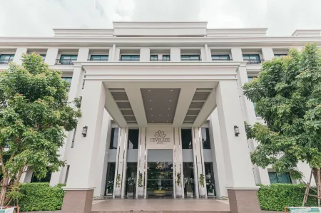 Civilize Hotel Отели рядом с достопримечательностью «Wat Pradu Kham Tha Netnimit»