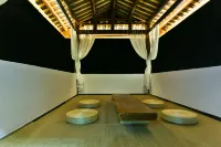 Luguhu Poju Inn