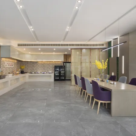 Lifeng Impression Hotel (Peng'an Yipin World Branch)