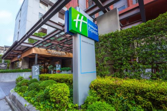Holiday Inn Express Bangkok Sathorn Bangkok Updated 22 Room Price Reviews Deals Trip Com