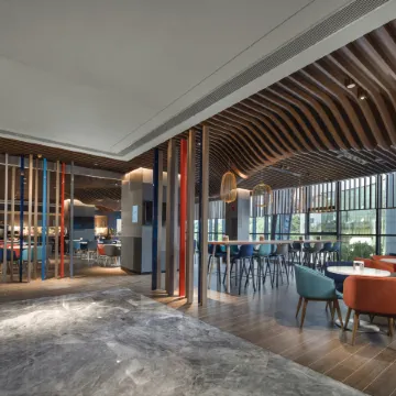 Holiday Inn Express ZHUHAI GONGBEI by IHG Отели рядом с достопримечательностью «Чжухай Политехническая Профессиональная Техническая Школа»