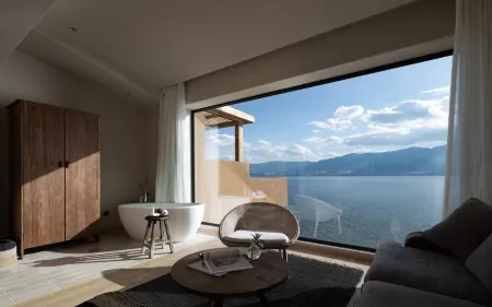 Liuyue·Haidongfang Cliff Seaview Hotel (Dali Erhai Flagship Store) Отели рядом с достопримечательностью «Yuxi University of Applied Technology»