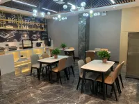 GreenTree Inn Express (Phoenix Plaza) Hotels in Lijin