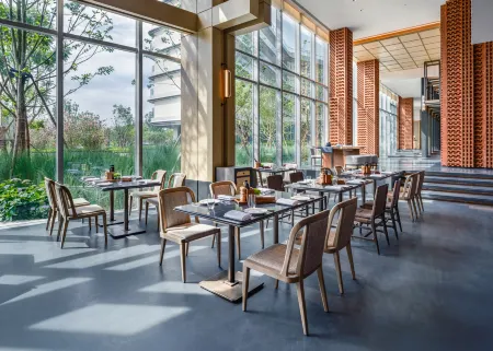 MUMIAN Cheng'du Dong'an Lake, Unbound Collection Отели рядом с достопримечательностью «CPC Chengdu Longquanyi District Committee Party School»