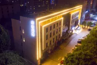 Juyue Hotel (Zhengzhou High-speed Railway East Station Exhibition Center Branch) Отели рядом с достопримечательностью «Хэнаньский университет открытия»