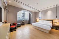 Unitour Hotel (Chongzuo Longzhou Hong Bajun Square) Hotels in Longzhou