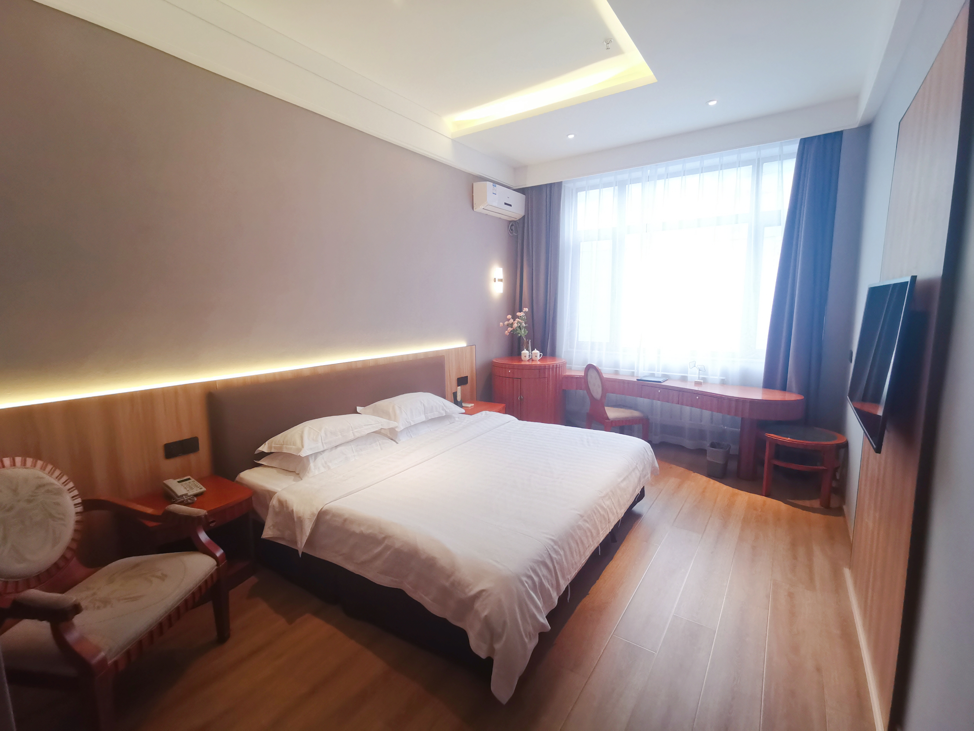 South Building of Dalian Xinghai Golf HotelOver view