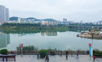 Yanting Liangjiang Impression Hotel