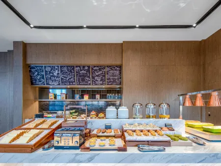 Echarm Plus Hotel Отели рядом с достопримечательностью «Longhailu Walking Street»