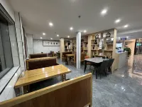 May Yunshe Hotel (Zhumadian High-speed Railway West Station)