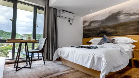 Banma Nami Hotel Отели в г. Менлянь