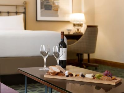 ゲートハウス2クイーンサイズベッドルーム フェアモント バンフ スプリングスの写真